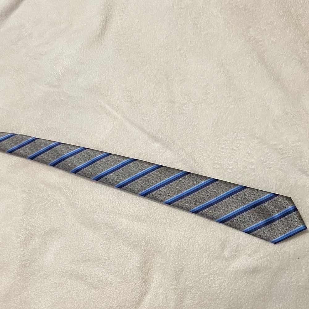 Perry Ellis Gray Tie with Blue Stripes - Picture 4 of 5